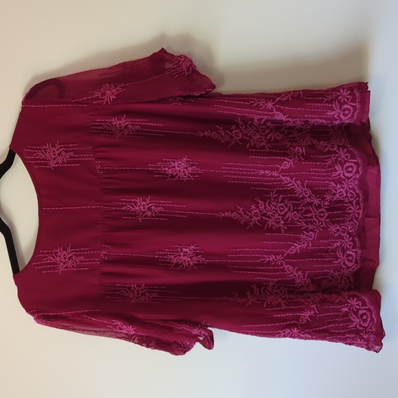 Sundance Pink Embroidered Top Blouse Short Sleeve Medium, fits like a Large, EUC - Picture 8 of 9
